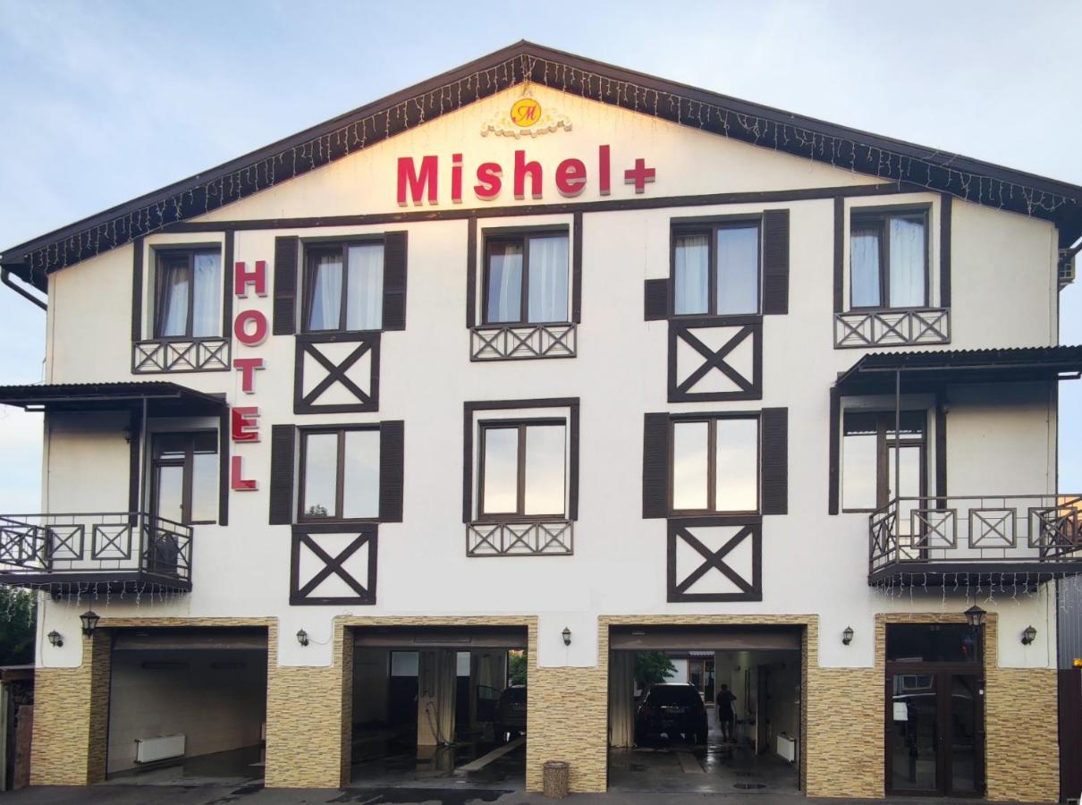 Mishel Plus Hotell Charkiv Exteriör bild